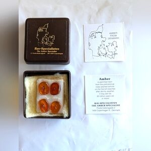 Baltic Amber Buttons (4).